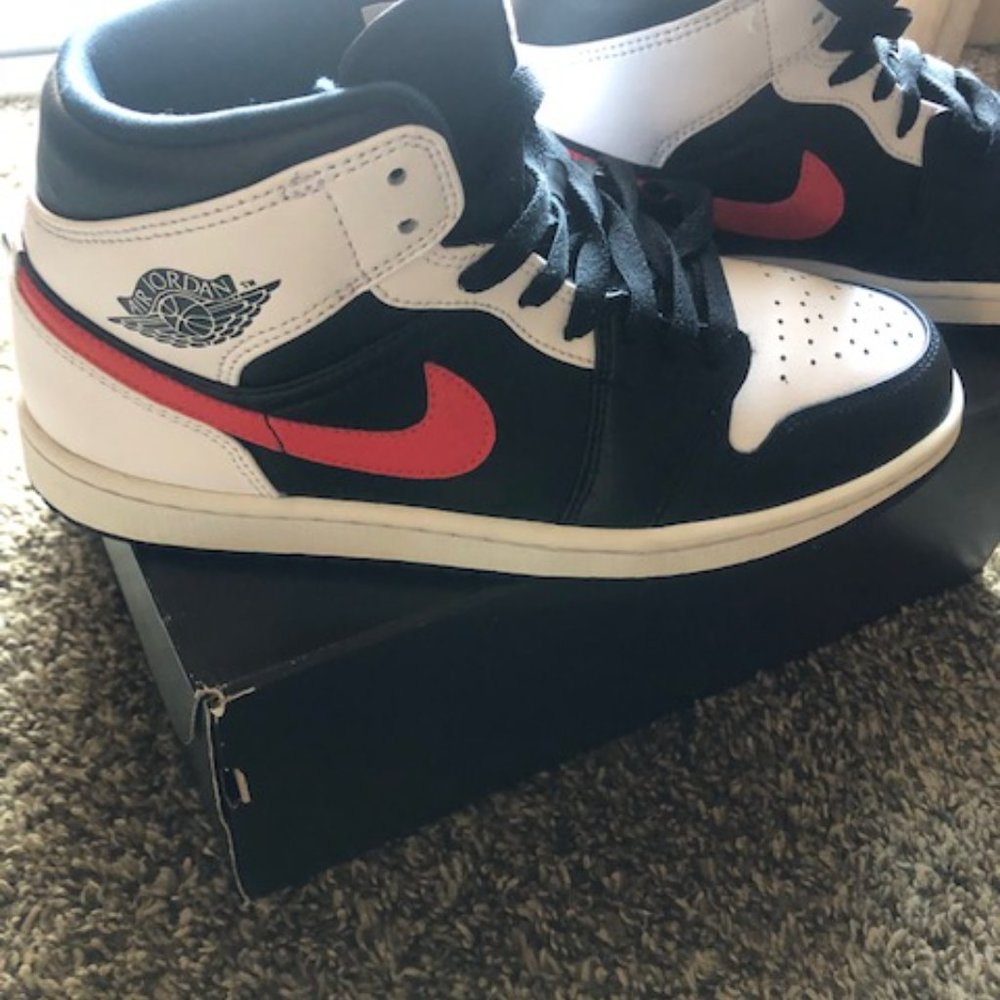 Air Jordan 1 Mid Retro Black Chile Red White